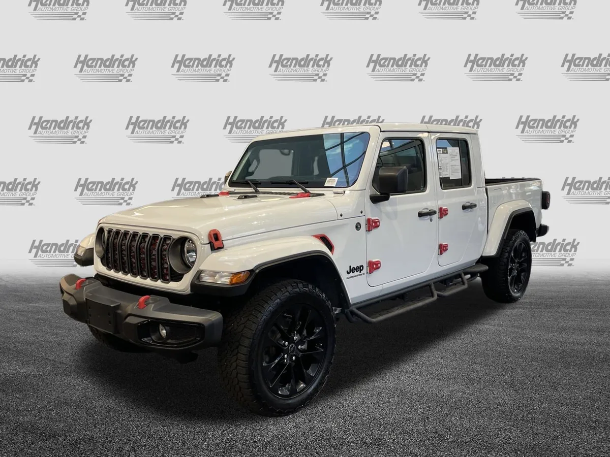 2025 Jeep Gladiator Nighthawk thumbnail 5