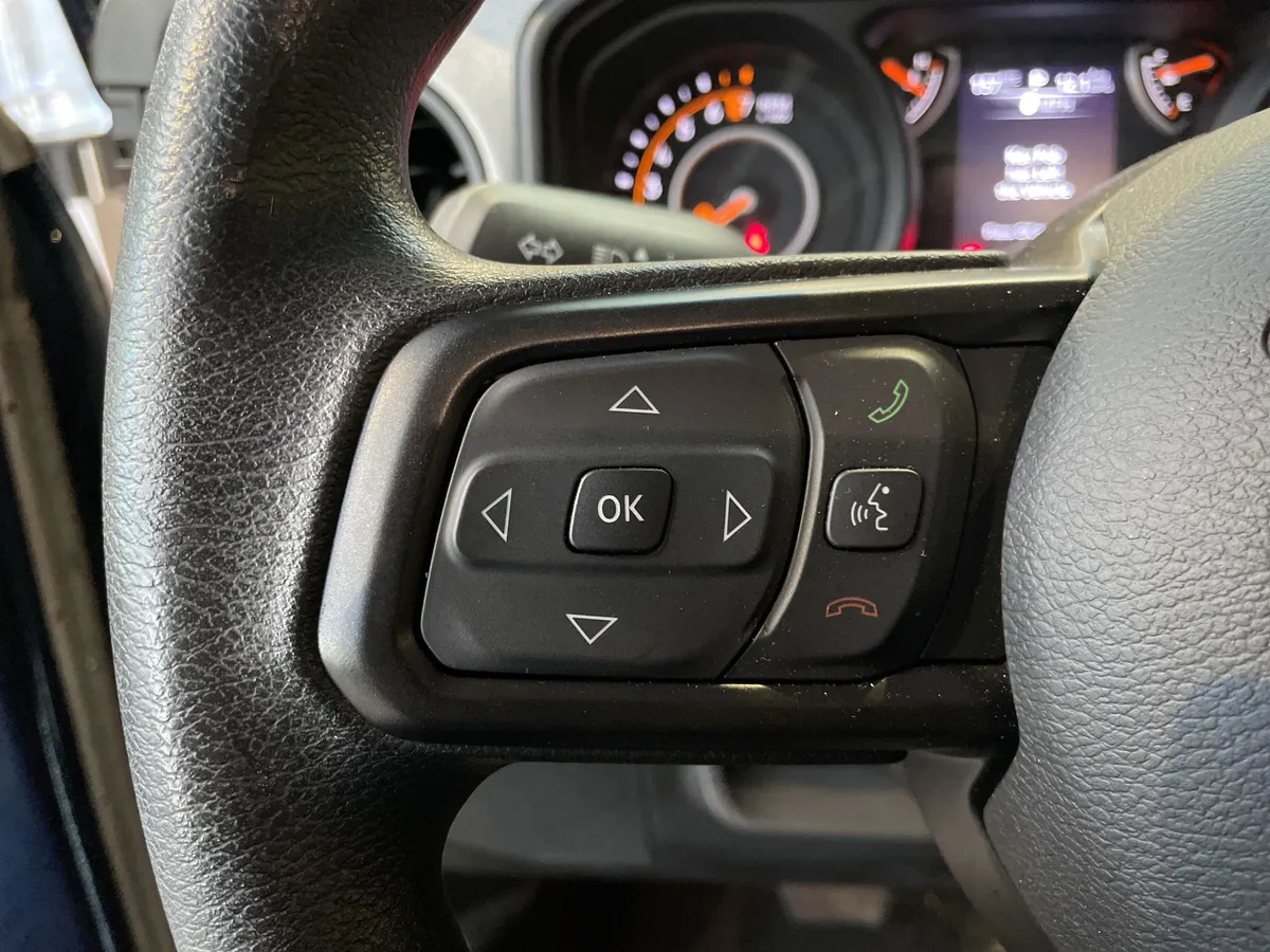 2025 Jeep Gladiator Nighthawk thumbnail 18