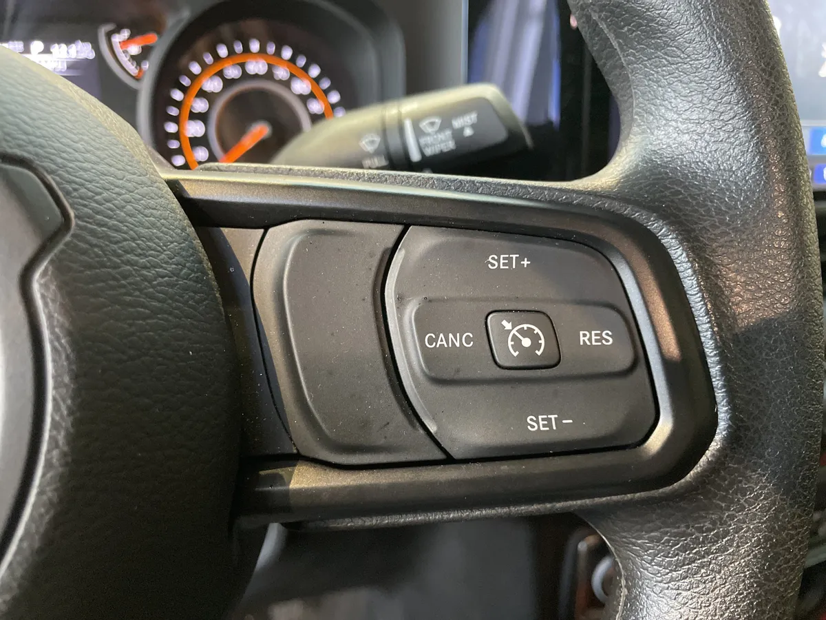2025 Jeep Gladiator Nighthawk thumbnail 19