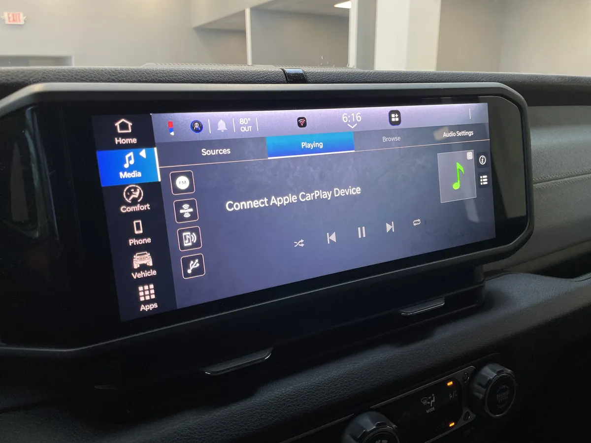 2025 Jeep Gladiator Nighthawk thumbnail 23