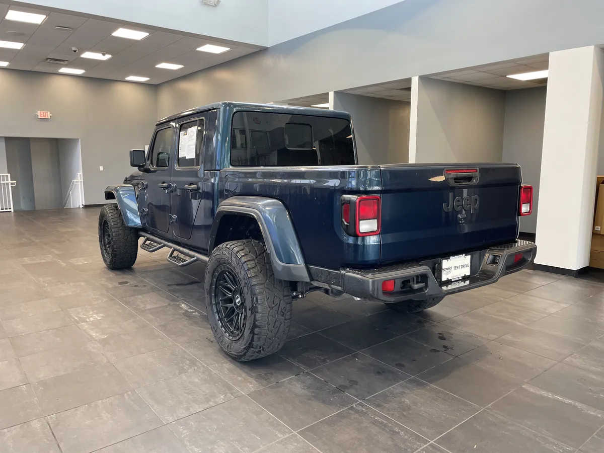2025 Jeep Gladiator Nighthawk thumbnail 7