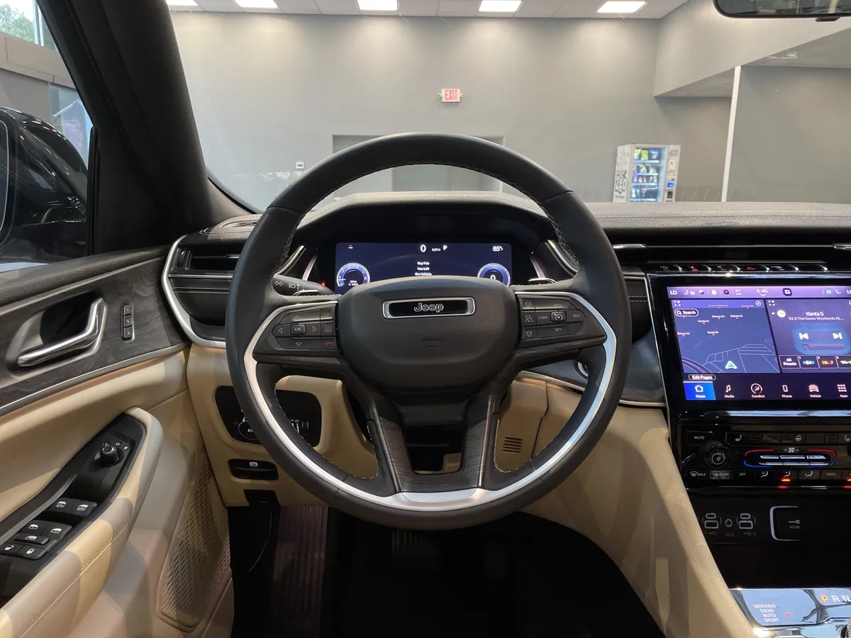 2025 Jeep Grand Cherokee L Limited thumbnail 18