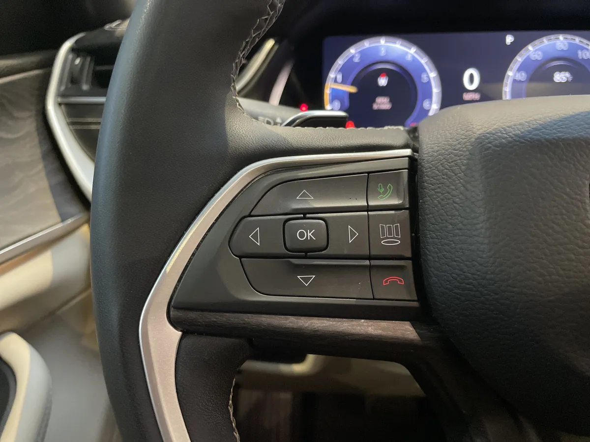 2025 Jeep Grand Cherokee L Limited thumbnail 19
