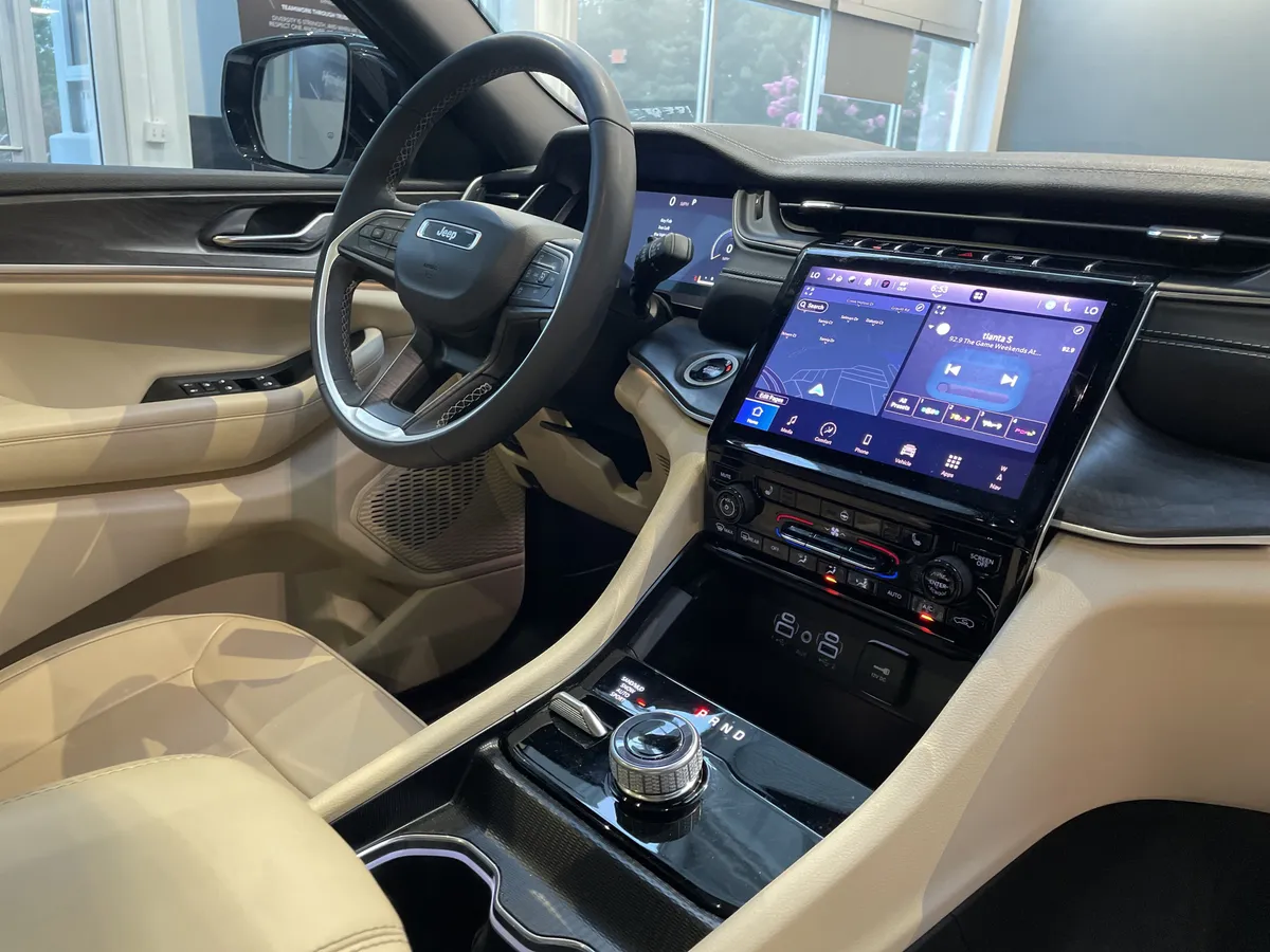2025 Jeep Grand Cherokee L Limited thumbnail 35