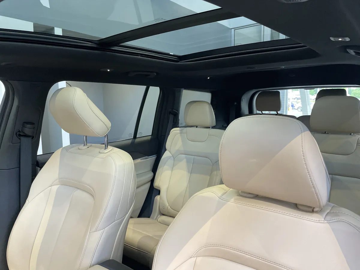 2025 Jeep Grand Cherokee L Limited thumbnail 34