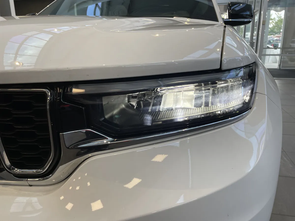 2025 Jeep Grand Cherokee L Limited thumbnail 4