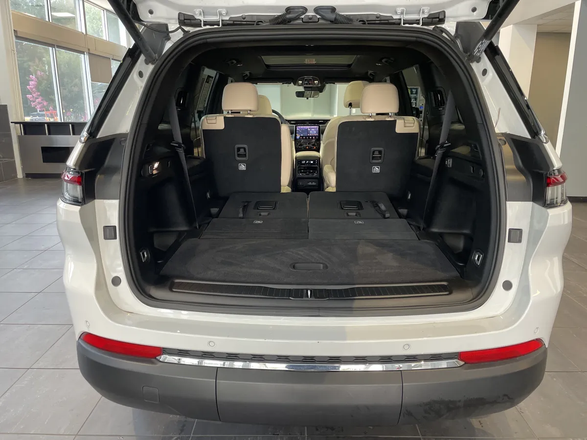 2025 Jeep Grand Cherokee L Limited thumbnail 40