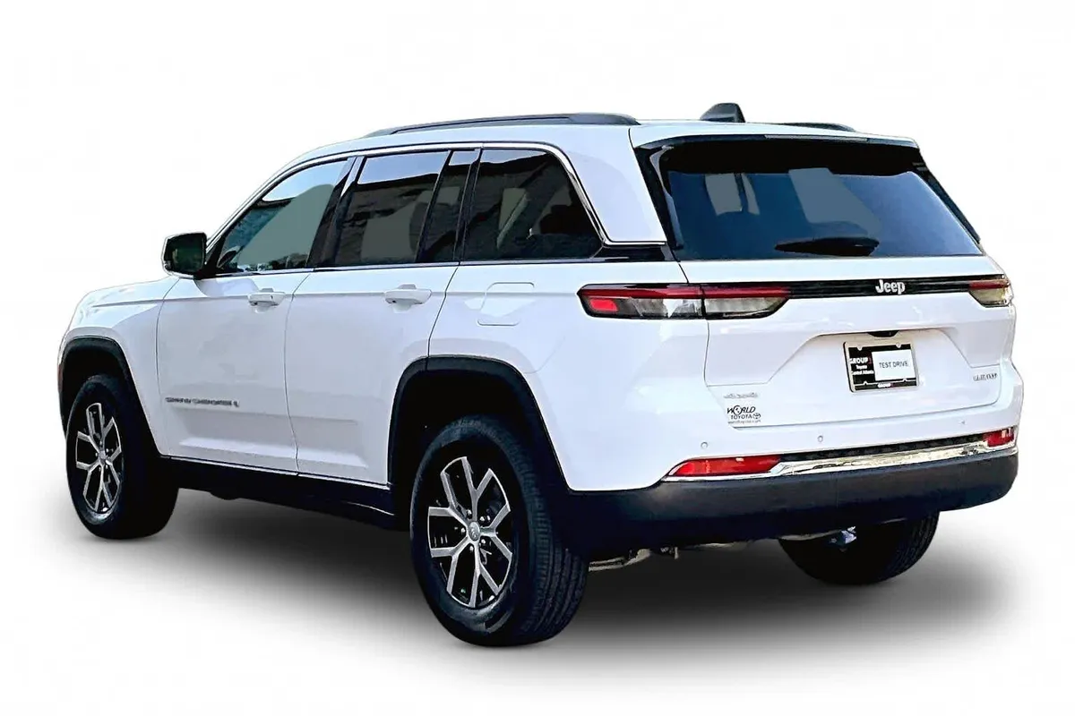 2025 Jeep Grand Cherokee Limited thumbnail 11