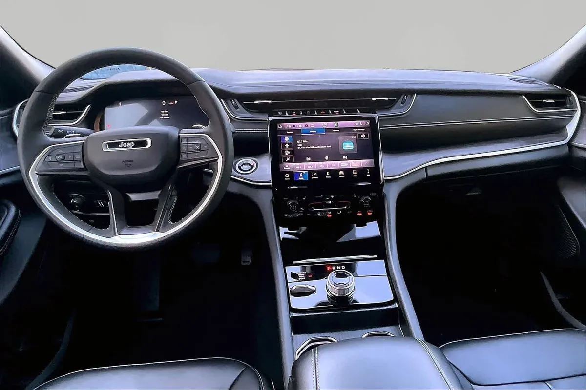 2025 Jeep Grand Cherokee Limited thumbnail 14