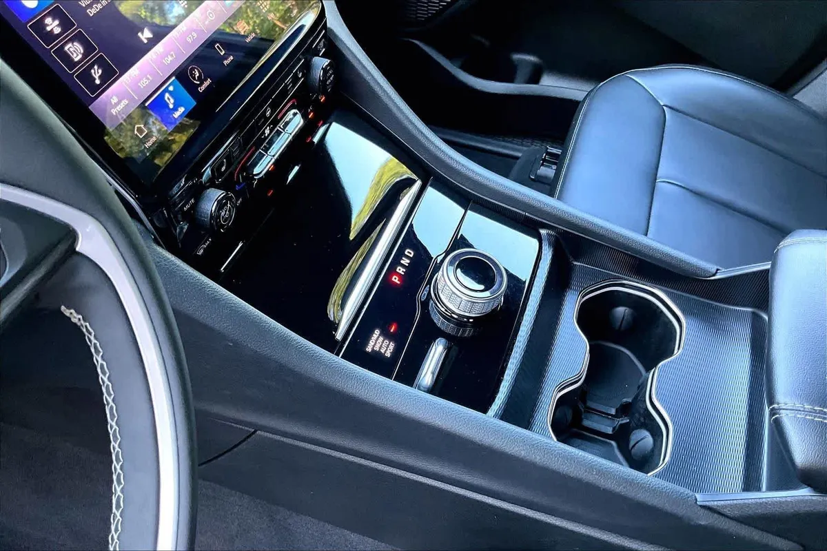 2025 Jeep Grand Cherokee Limited thumbnail 15