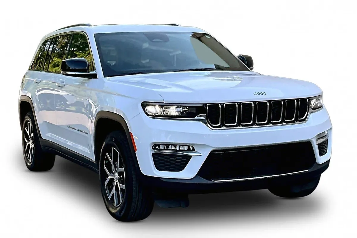 2025 Jeep Grand Cherokee Limited thumbnail 3