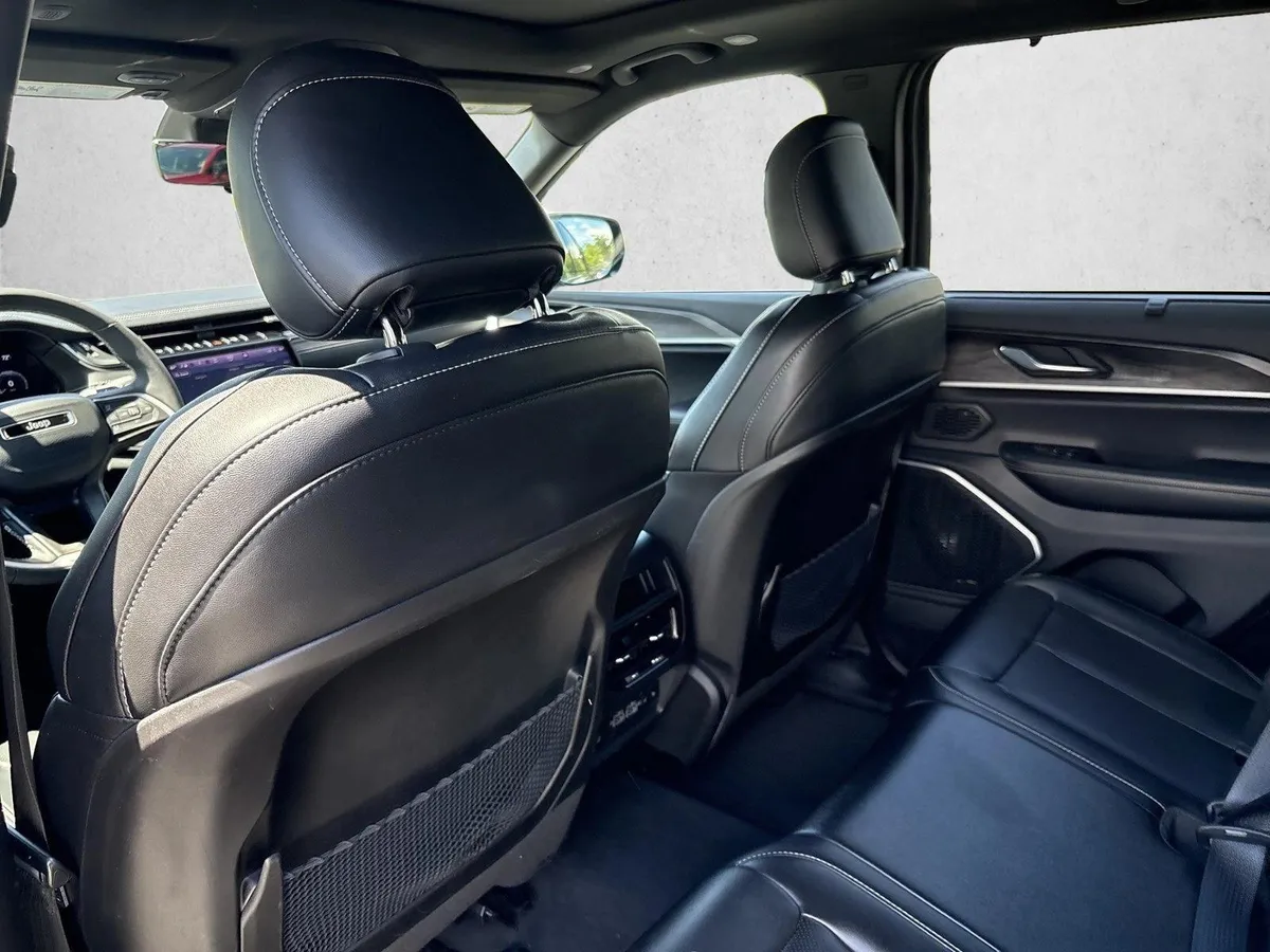 2025 Jeep Grand Cherokee Limited thumbnail 17
