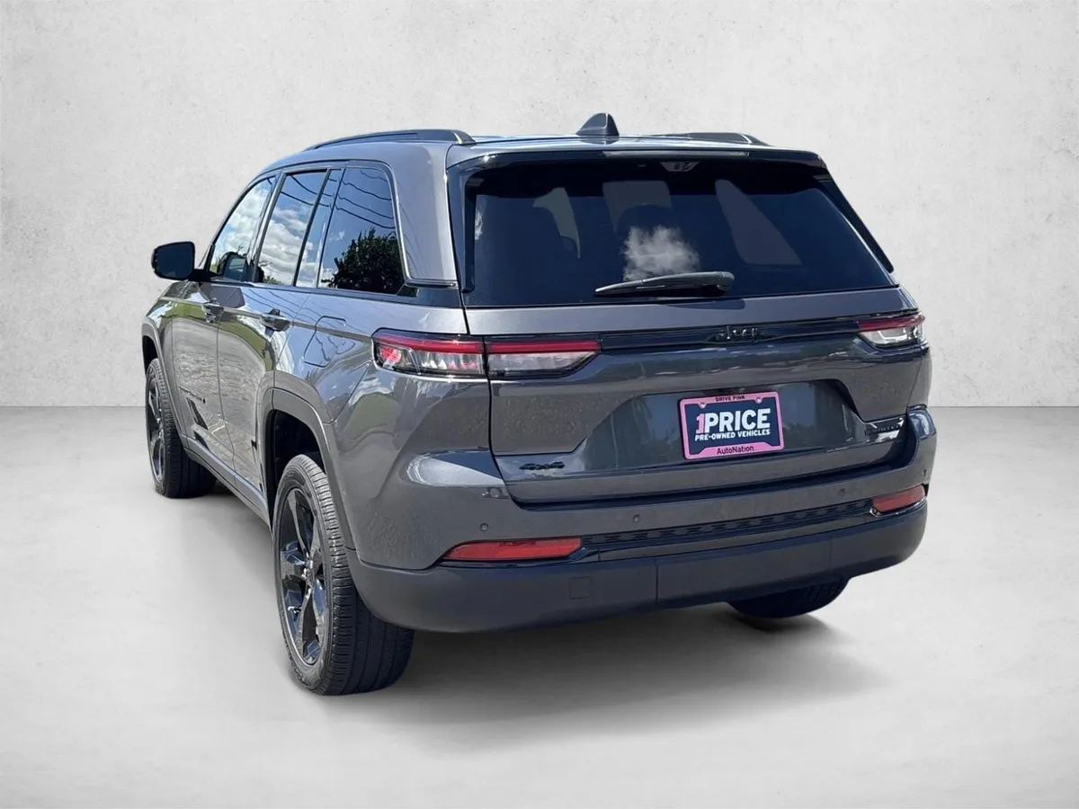 2025 Jeep Grand Cherokee Limited thumbnail 7