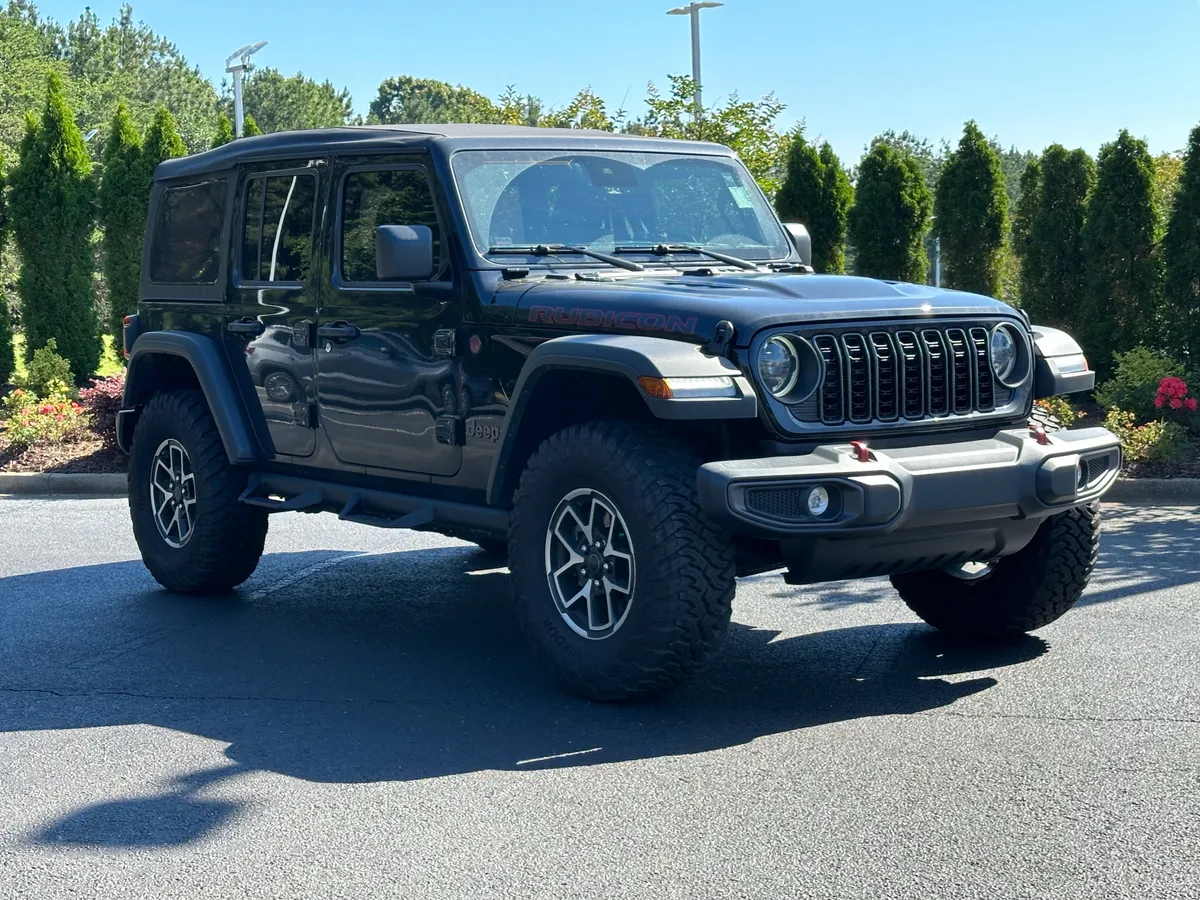 2025 Jeep Wrangler Rubicon 4 Door 4x4 thumbnail 2