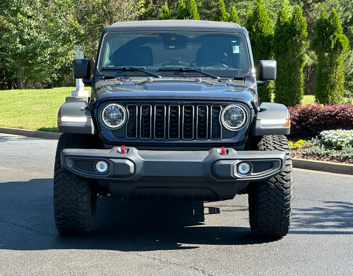 2025 Jeep Wrangler Rubicon 4 Door 4x4 thumbnail 3