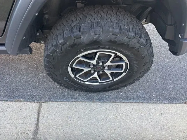 2025 Jeep Wrangler Rubicon thumbnail 12