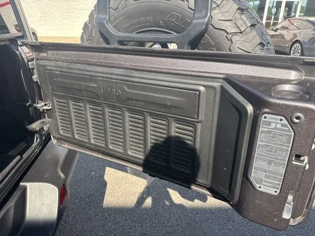 2025 Jeep Wrangler Rubicon thumbnail 14