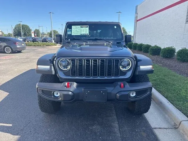 2025 Jeep Wrangler Rubicon thumbnail 2