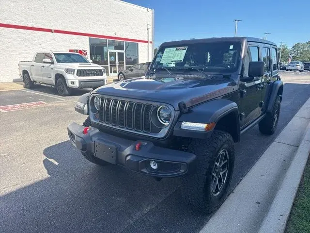 2025 Jeep Wrangler Rubicon thumbnail 3