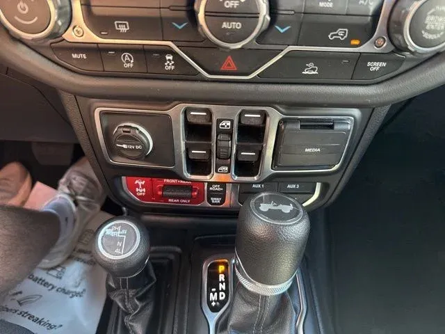 2025 Jeep Wrangler Rubicon thumbnail 36