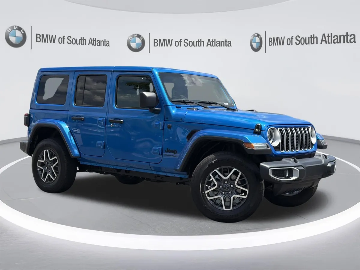 2025 Jeep Wrangler Sahara thumbnail 2