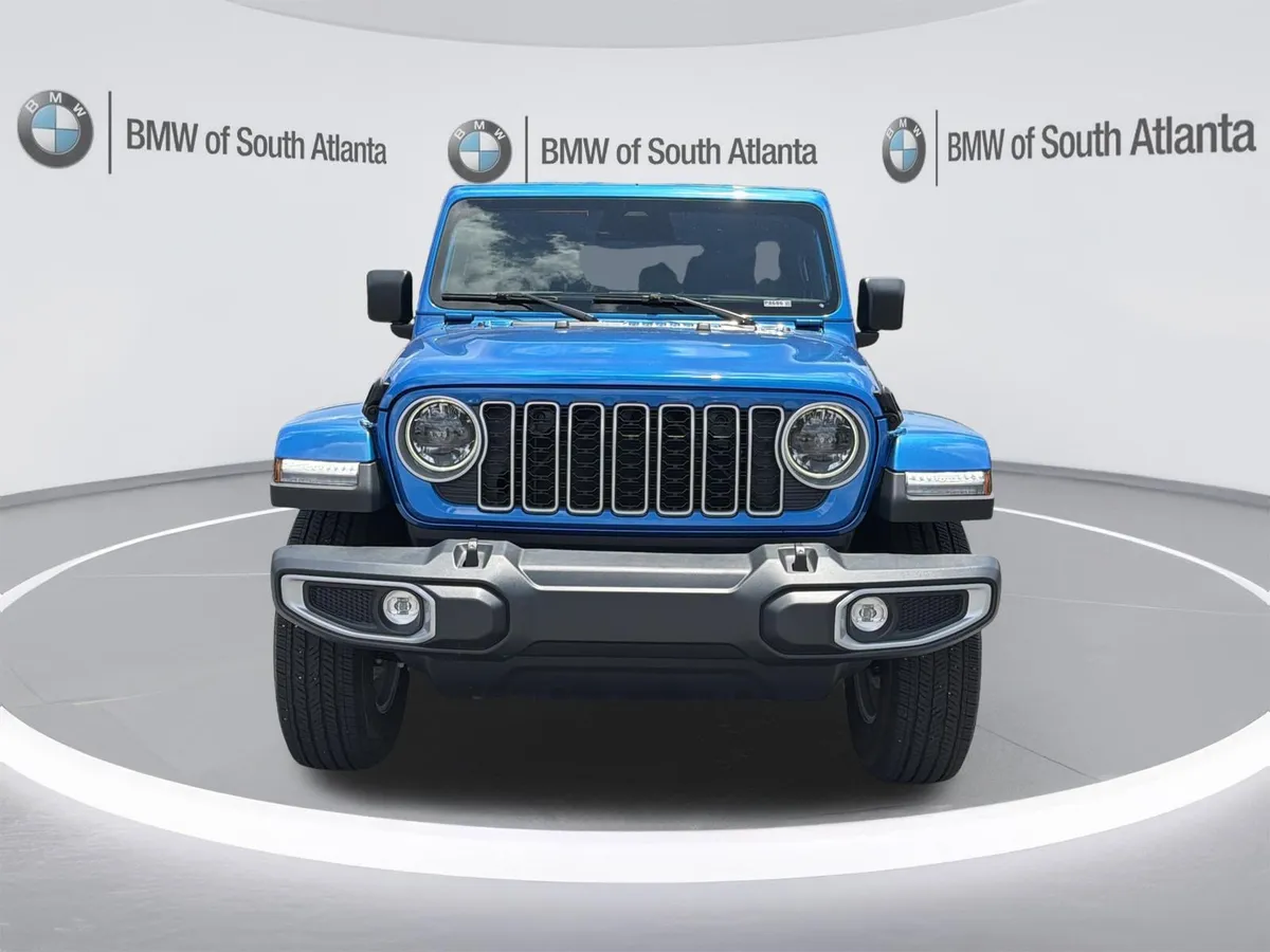 2025 Jeep Wrangler Sahara thumbnail 26