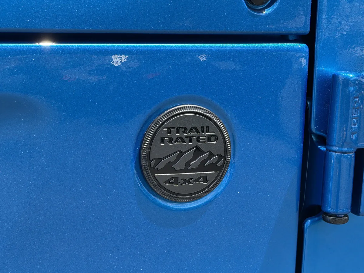 2025 Jeep Wrangler Sahara thumbnail 28