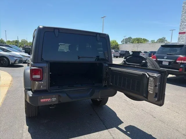 2025 Jeep Wrangler Sport S thumbnail 13