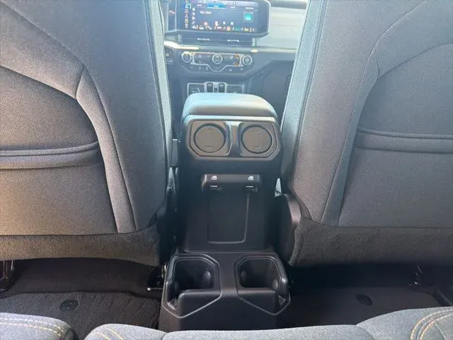 2025 Jeep Wrangler Sport S thumbnail 21