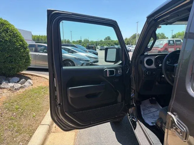 2025 Jeep Wrangler Sport S thumbnail 26