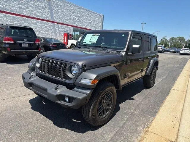 2025 Jeep Wrangler Sport S thumbnail 3