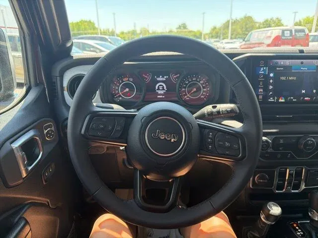 2025 Jeep Wrangler Sport S thumbnail 32