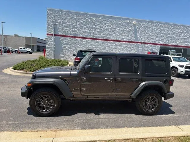2025 Jeep Wrangler Sport S thumbnail 4