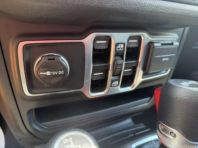 2025 Jeep Wrangler Sport S thumbnail 42