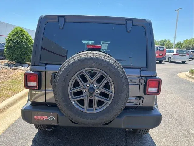2025 Jeep Wrangler Sport S thumbnail 8