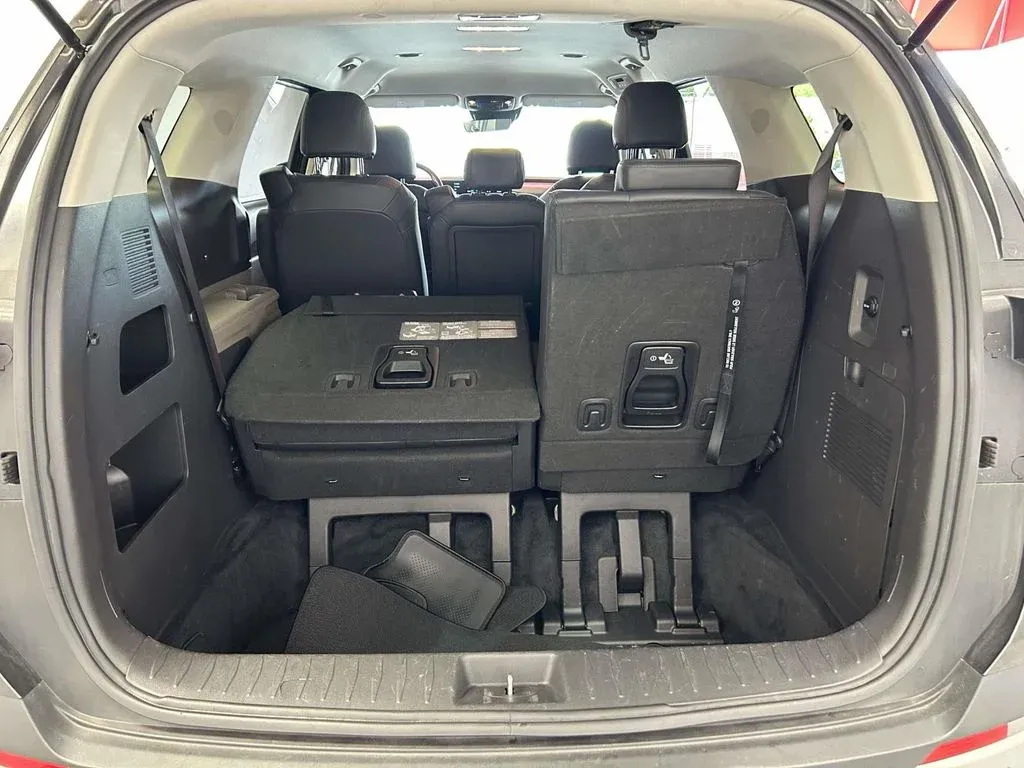 2025 Kia Carnival LXS thumbnail 11