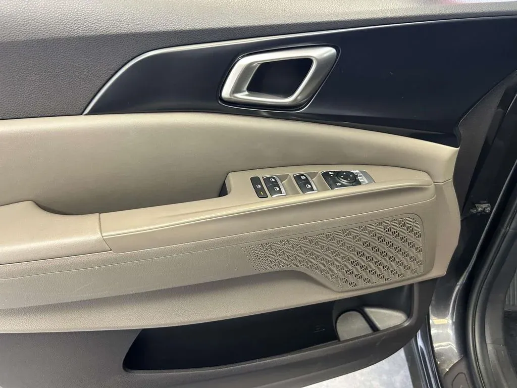 2025 Kia Carnival LXS thumbnail 16