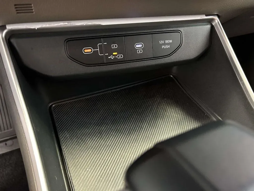 2025 Kia Carnival LXS thumbnail 22