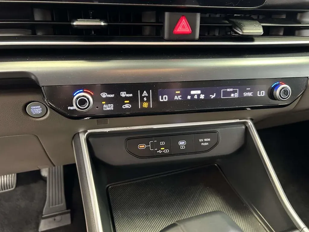 2025 Kia Carnival LXS thumbnail 23