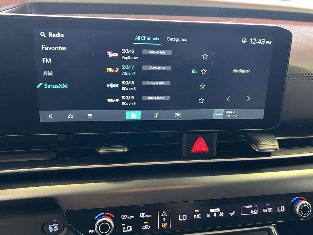 2025 Kia Carnival LXS thumbnail 24