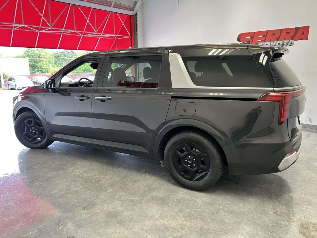 2025 Kia Carnival LXS thumbnail 6