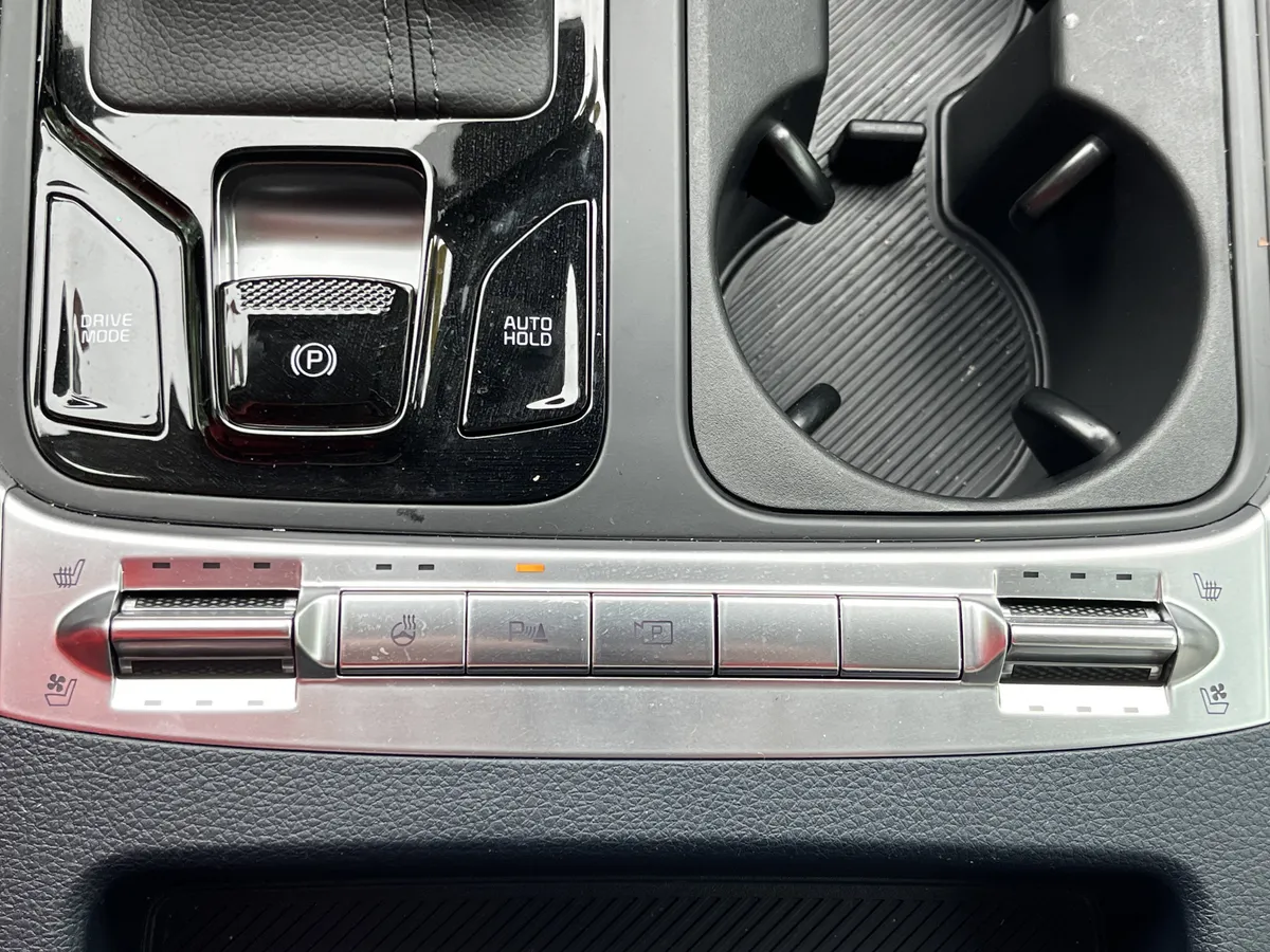 2025 Kia Carnival SX Prestige thumbnail 11