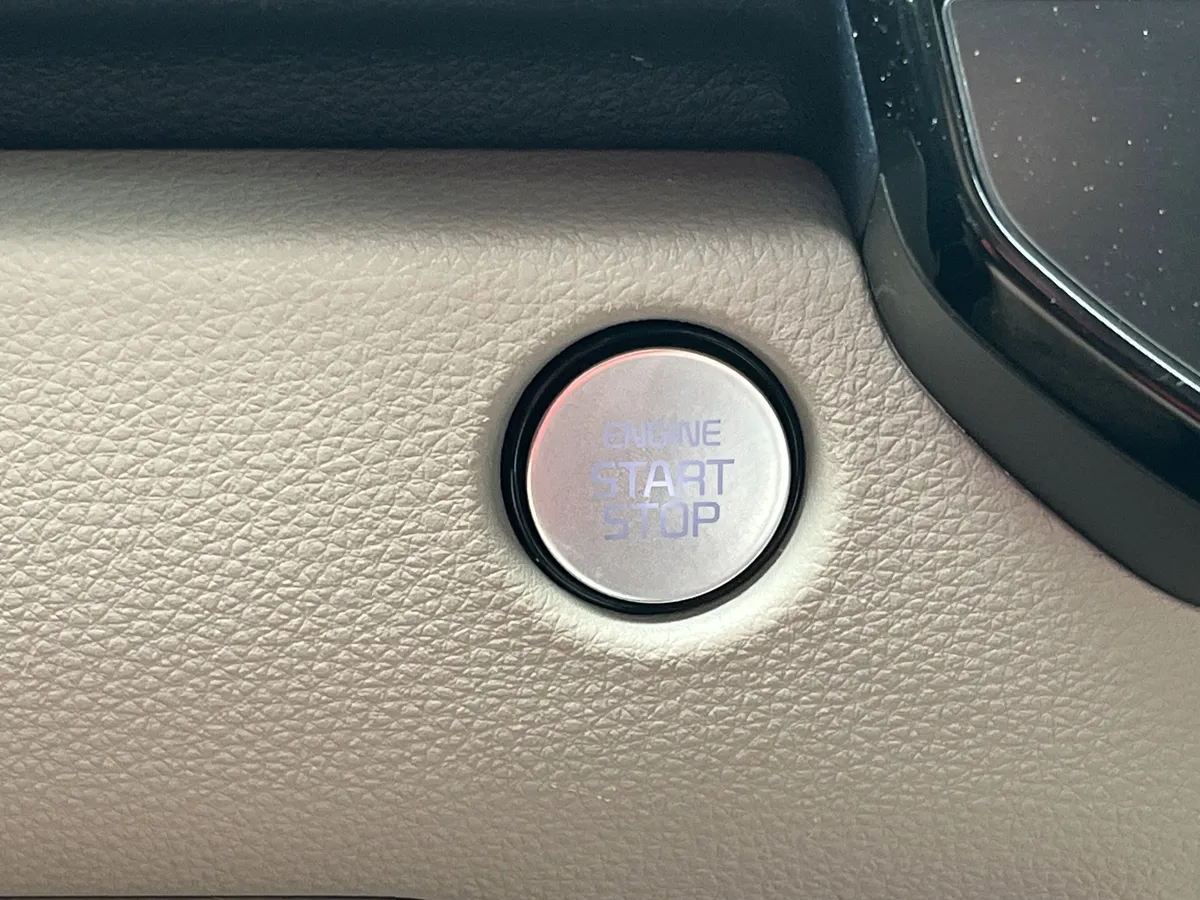 2025 Kia Carnival SX Prestige thumbnail 12