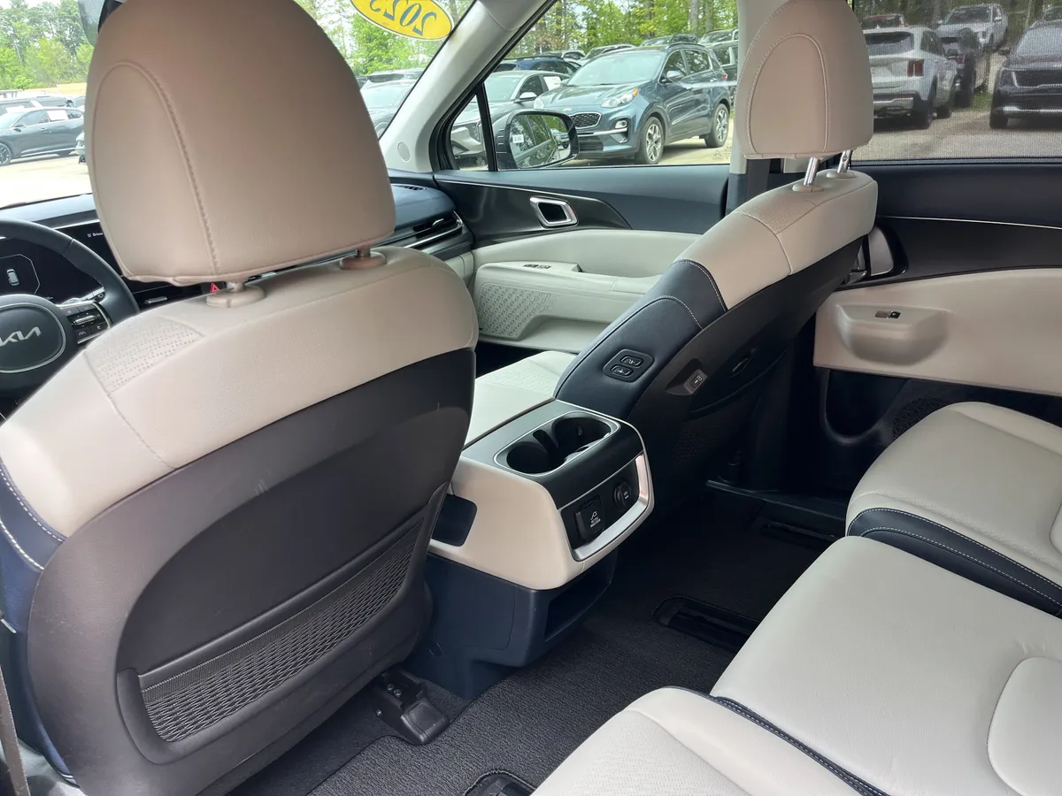 2025 Kia Carnival SX Prestige thumbnail 22