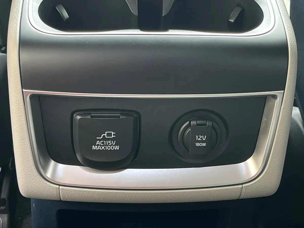 2025 Kia Carnival SX Prestige thumbnail 24