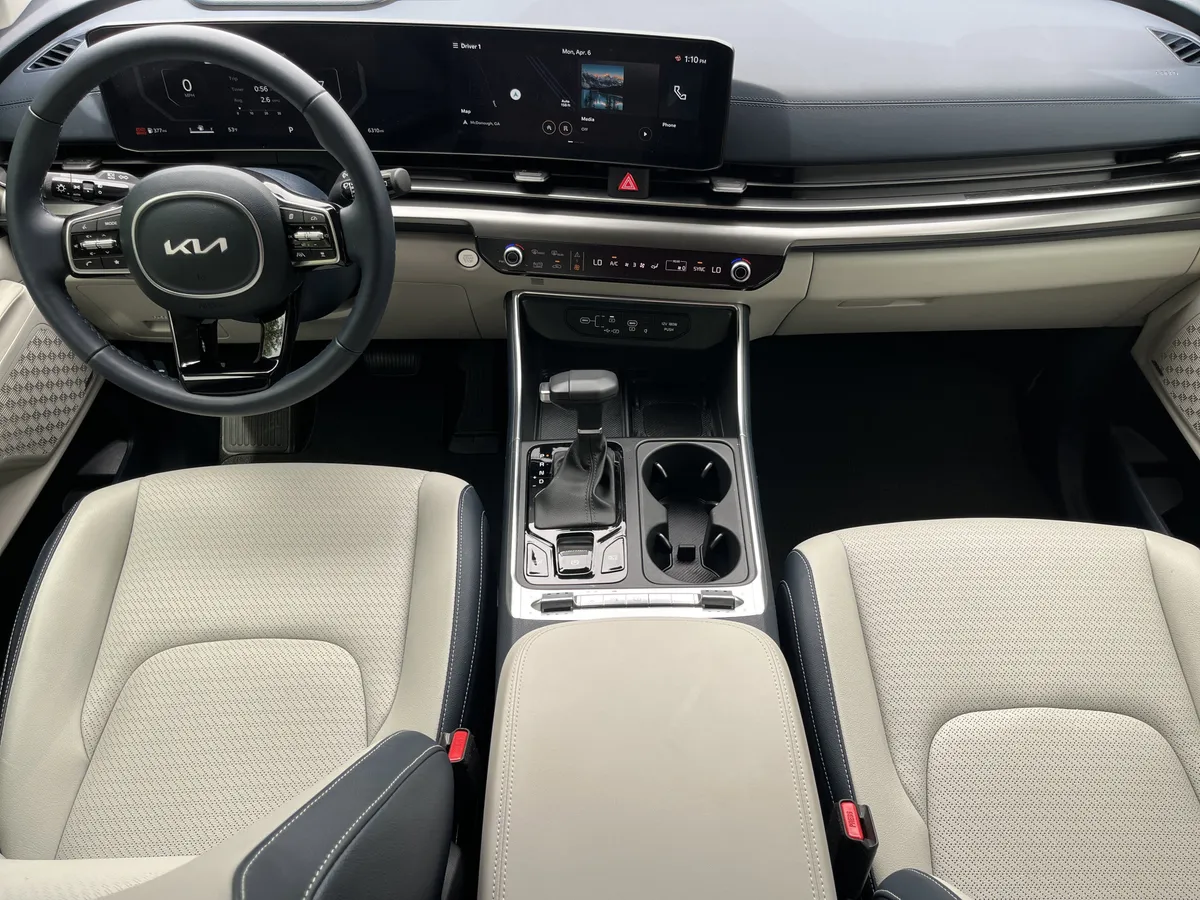 2025 Kia Carnival SX Prestige thumbnail 3
