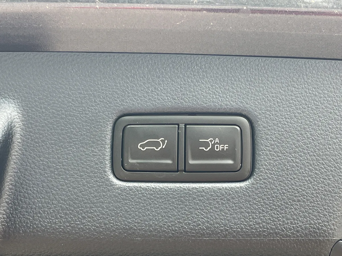 2025 Kia Carnival SX Prestige thumbnail 32