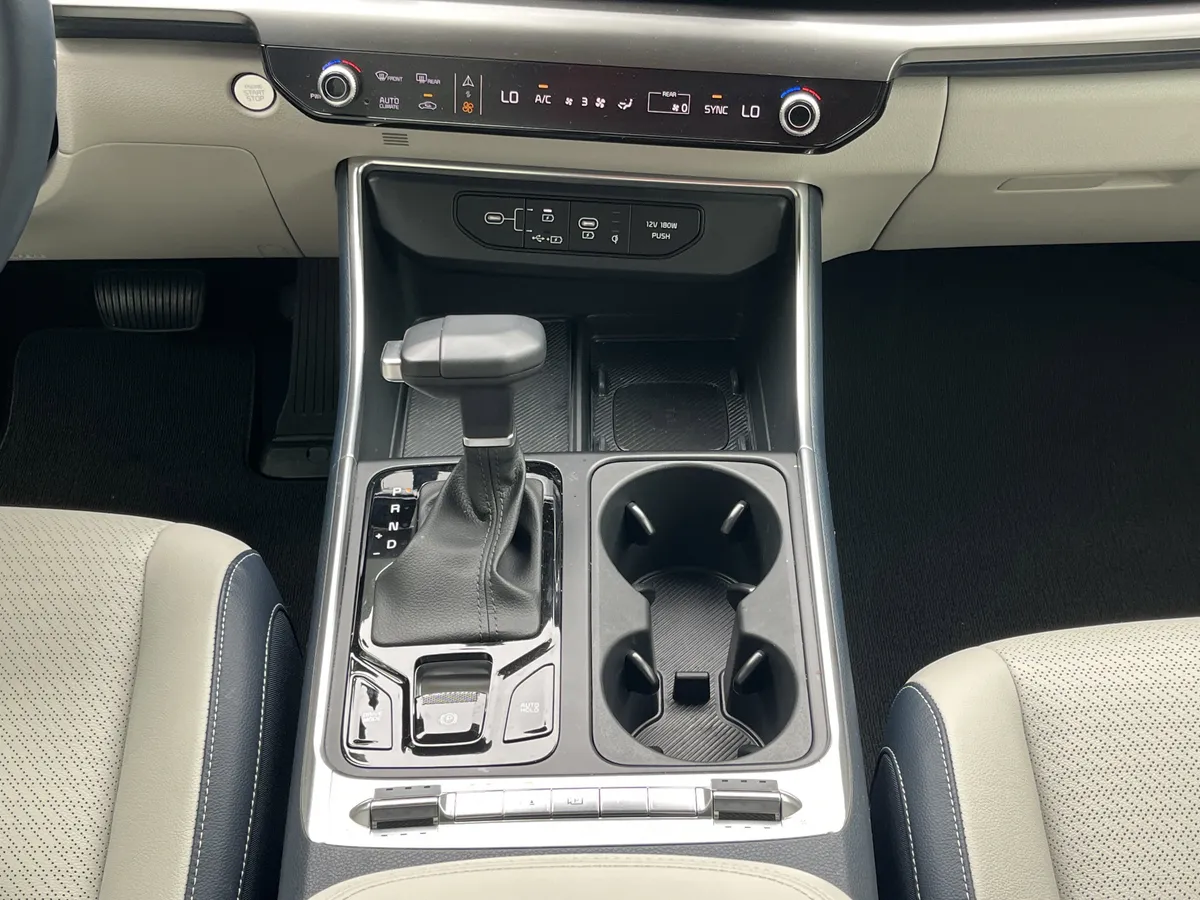 2025 Kia Carnival SX Prestige thumbnail 7