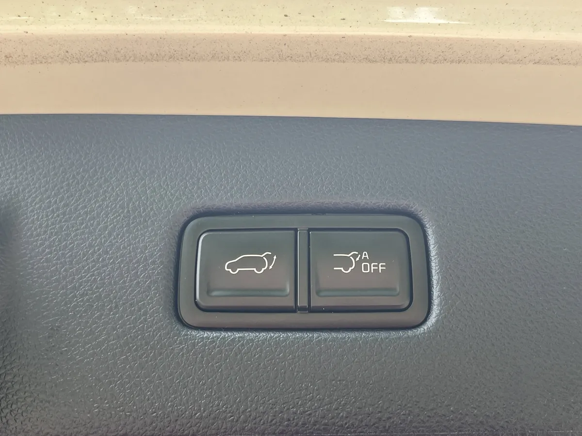 2025 Kia Carnival SX Prestige thumbnail 30