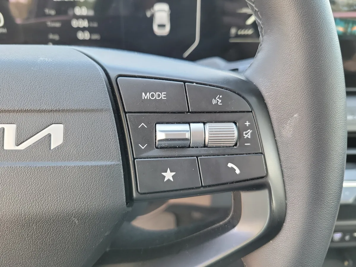 2025 Kia K4 EX thumbnail 17